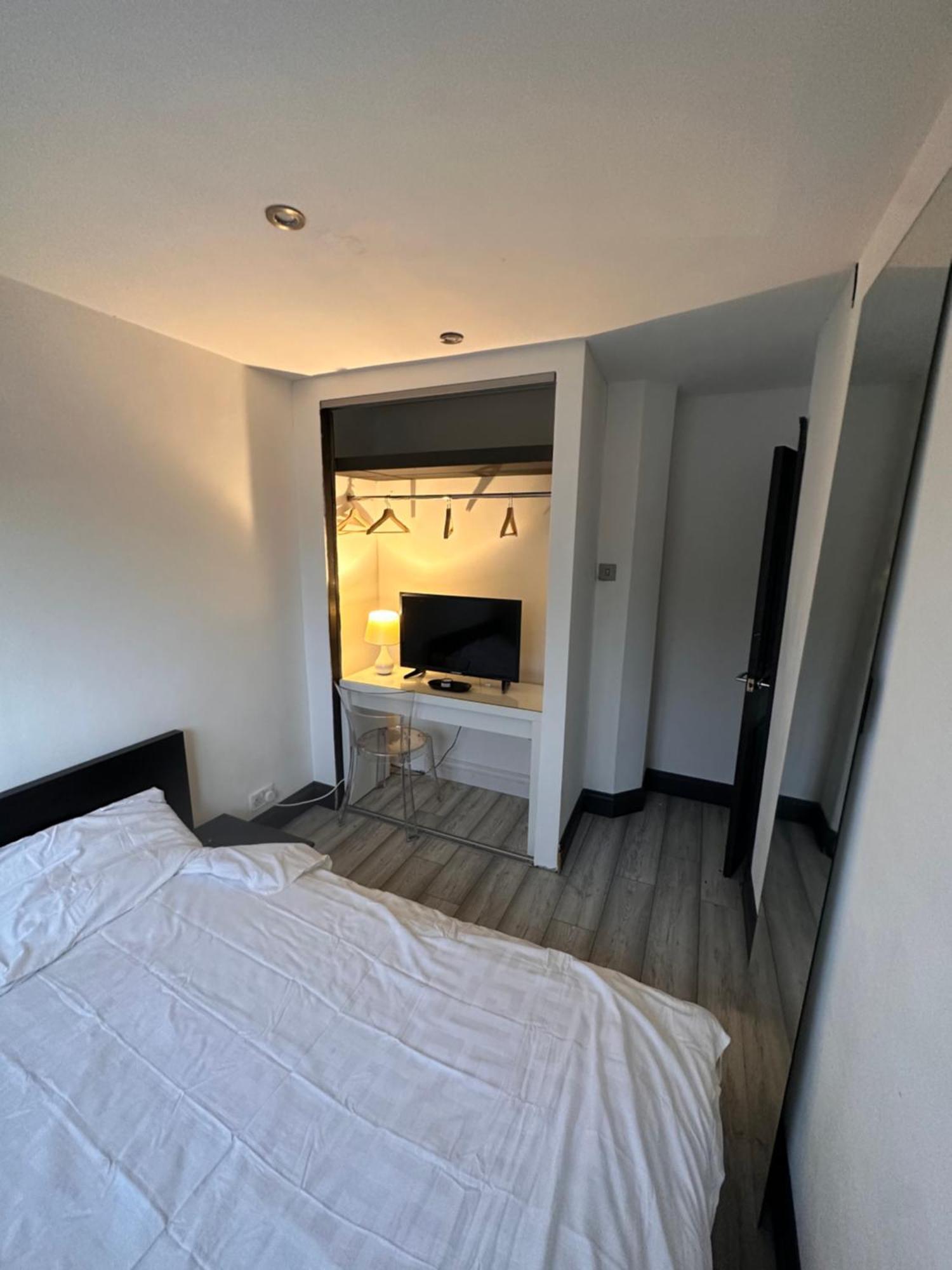 Four Bedrooms And Two Bathrooms Up To Nine People Homestay