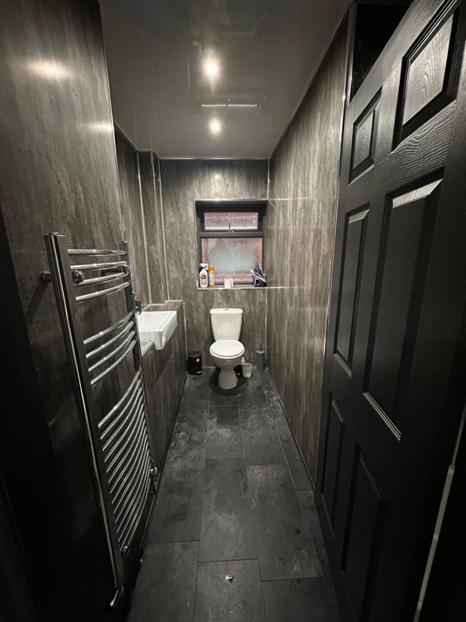 Four Bedrooms And Two Bathrooms Up To Nine People Privatunterkunft Birmingham